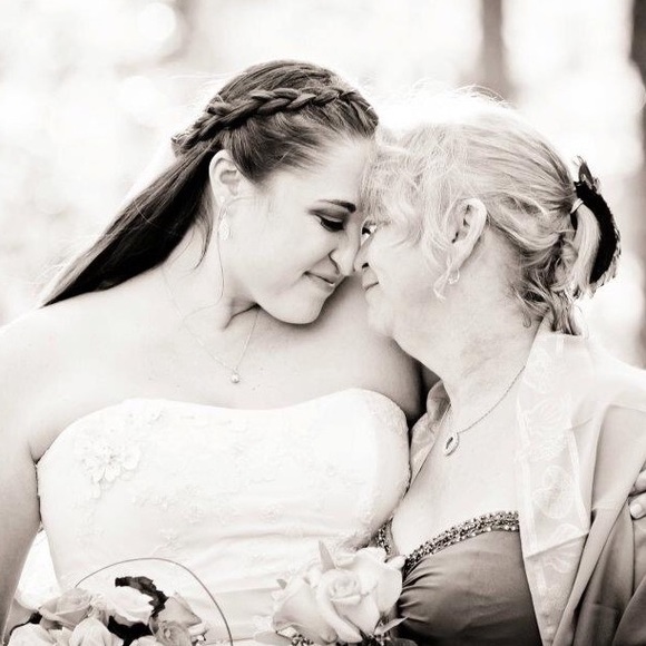 Helping you dress to impress for less! - Picture 4 of 4